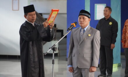 PELANTIKAN DEKAN FEB DAN WAKIL DEKAN BIDANG SUMBER DAYA FEB UNIB PERIODE 2024-2028