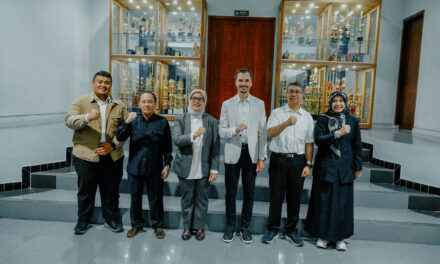 International Visiting Professor: Bersama Prof. Dr. Phil. Stefan Handke