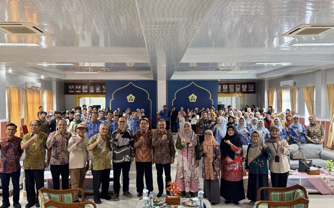 FEB UNIB Gelar Bedah Buku dan Sharing Session Bersama Guru Besar UGM